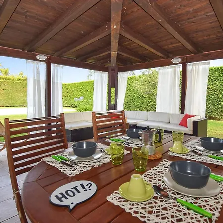 Holiday home Lucrezia *